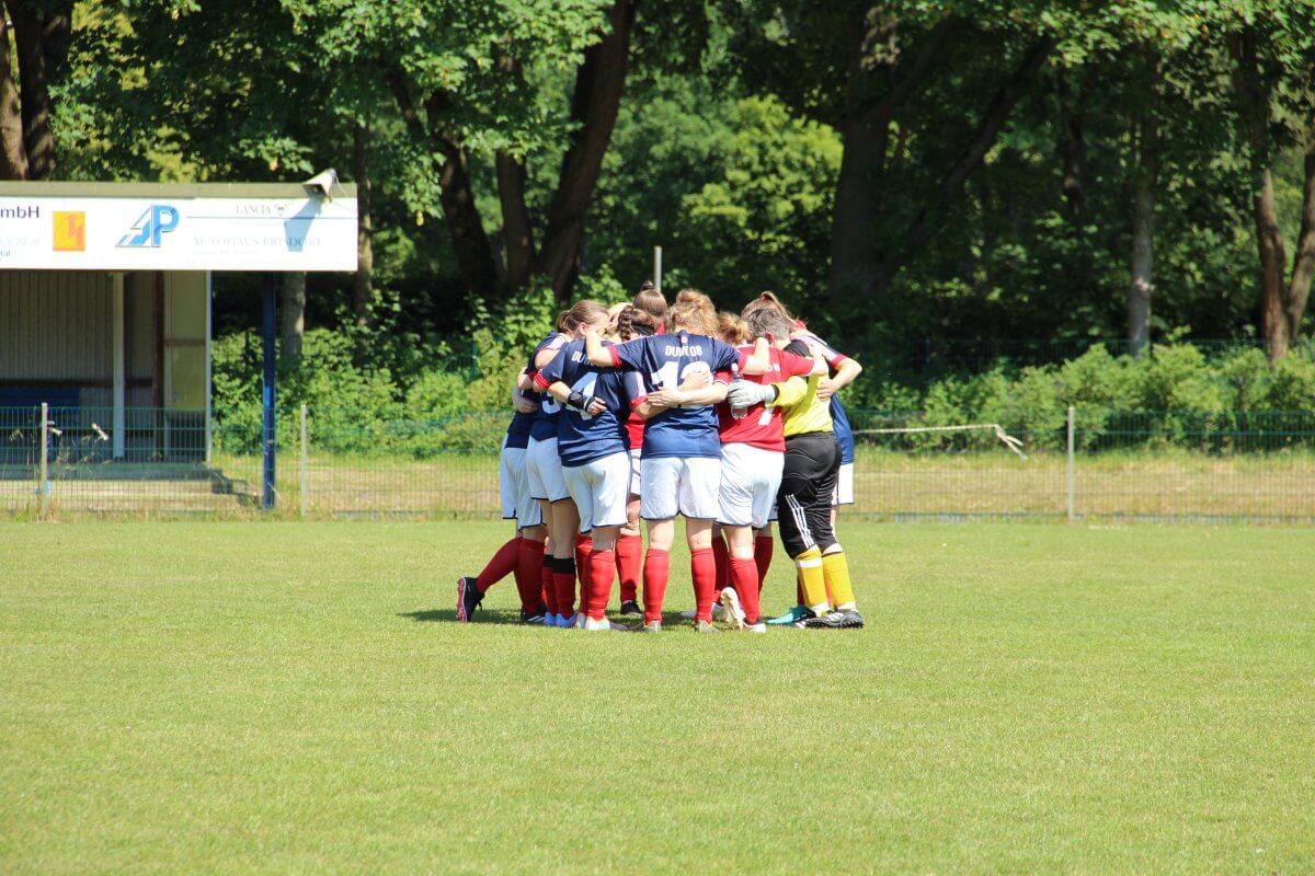 Werde Teil der Fußball-Damen